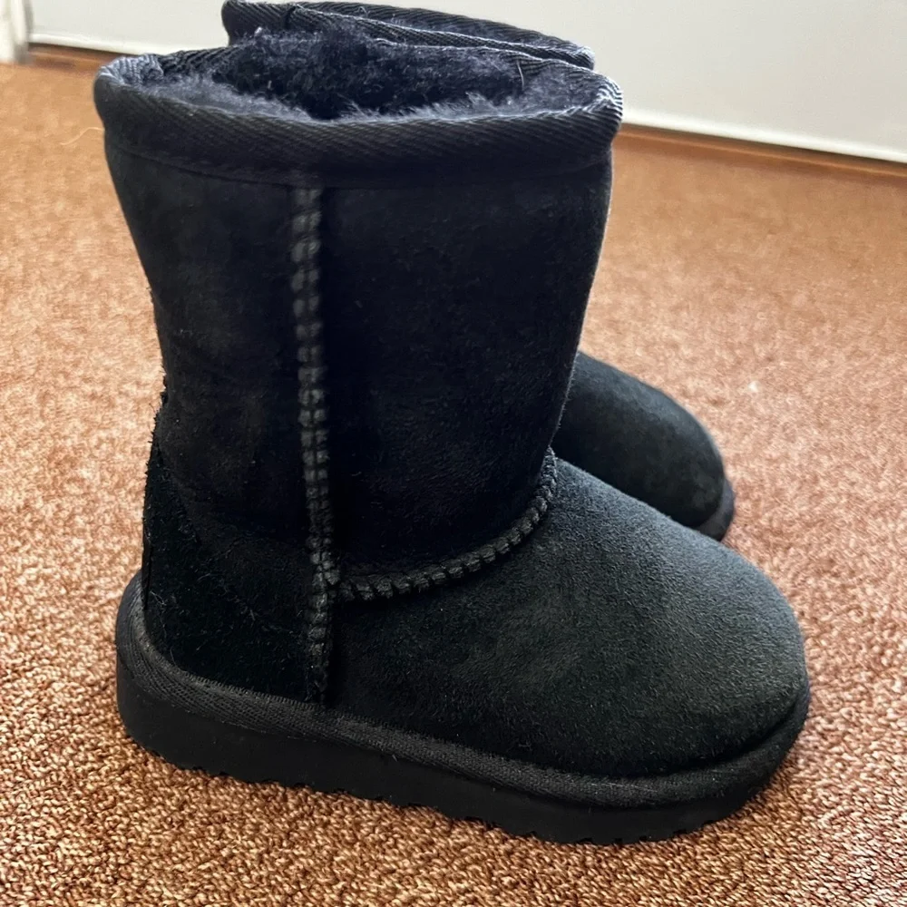 UGG Classic Black Boots  size - 7 Infant